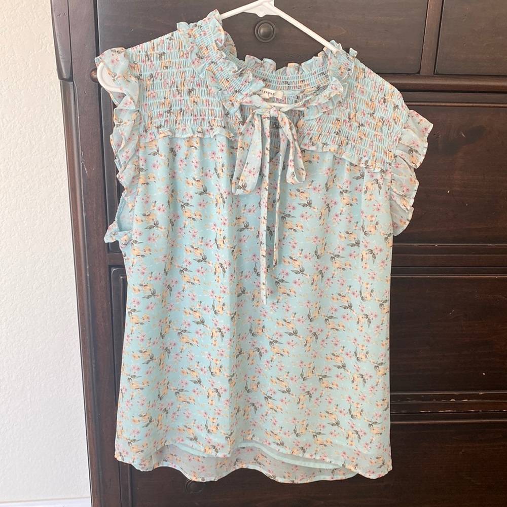 Pleione feminine blouse, with ties